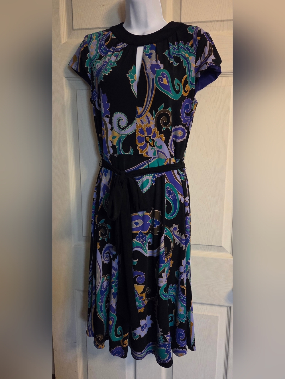 Tahari Black Paisley Print Cap-Sleeve Dress with Waist Tie Size 8